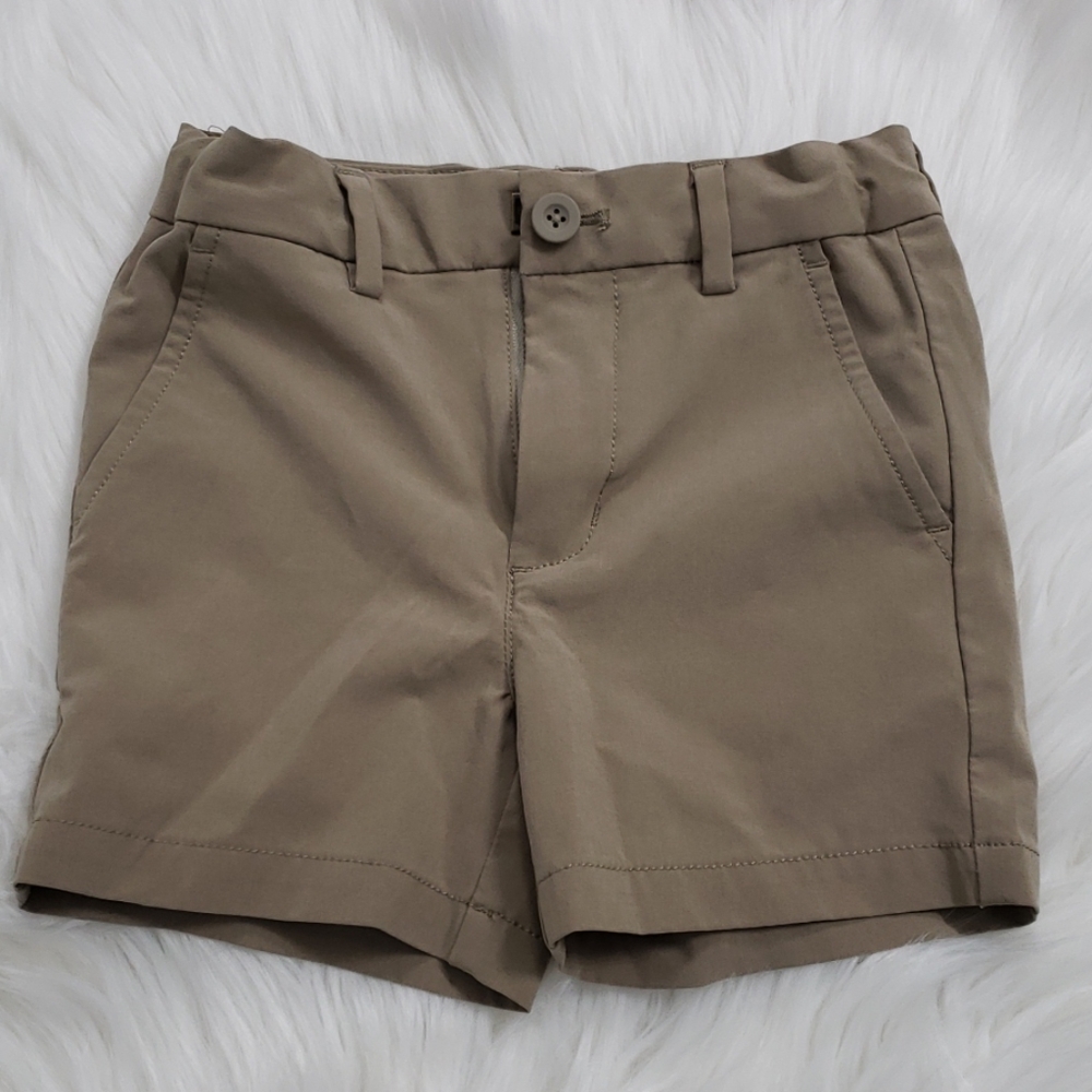 Boys Vineyard Vines Performance Shorts.